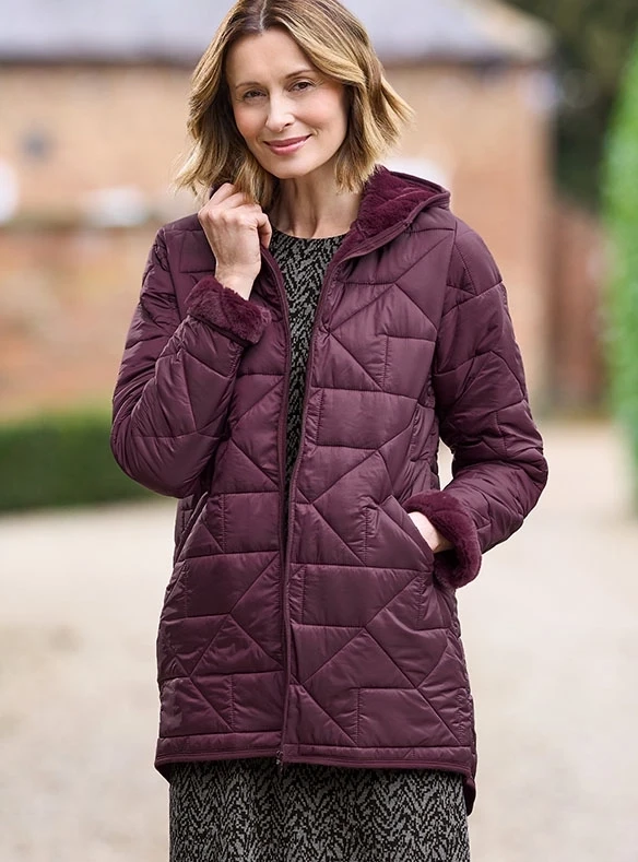 Manteau matelassé doublé fausse fourrure mûre