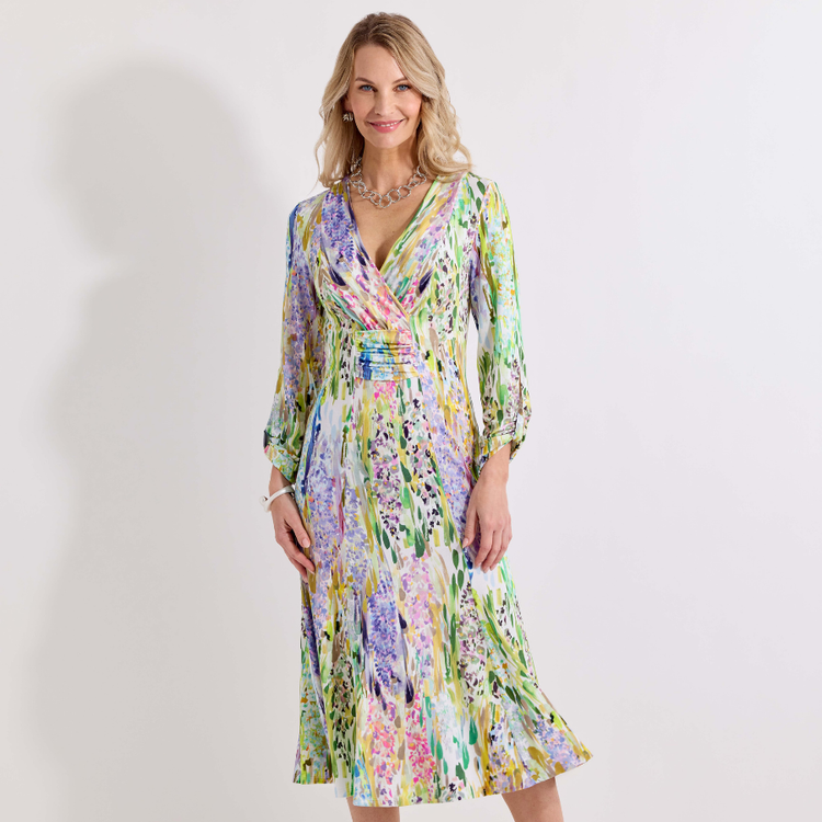 Robe fleurie pastel à devant froncé