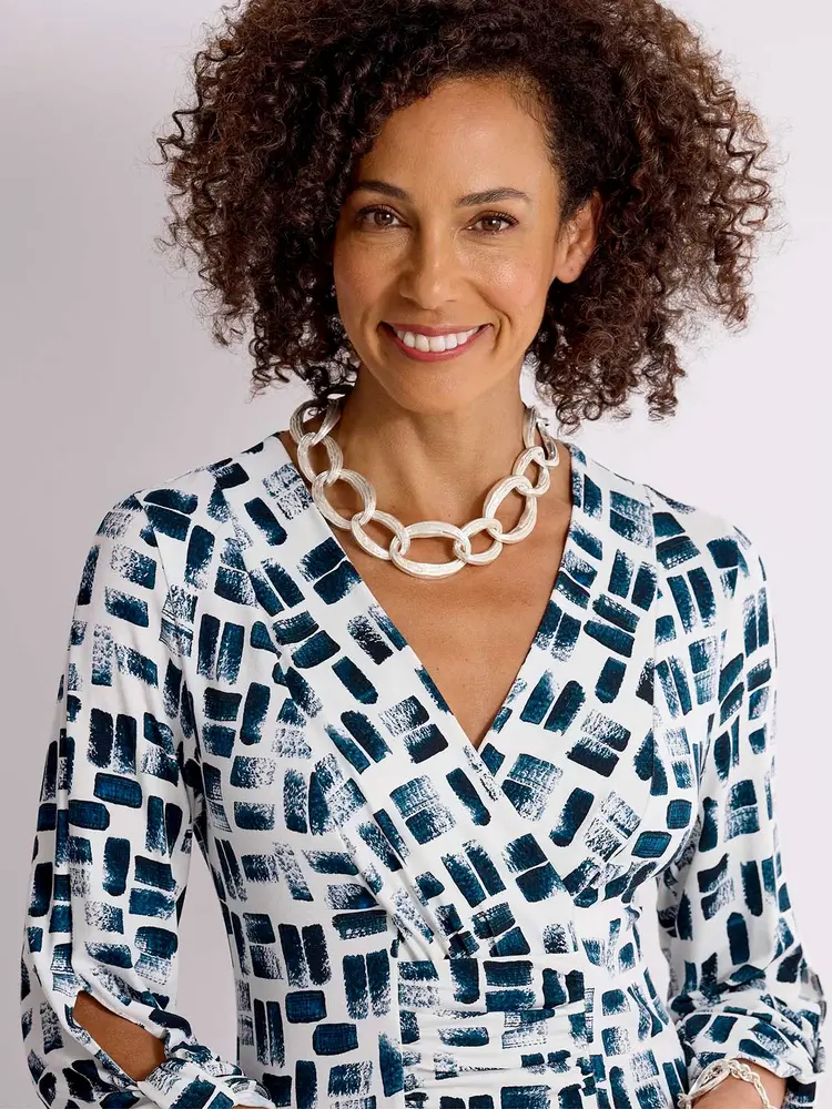 Robe flatteuse à fronces devant